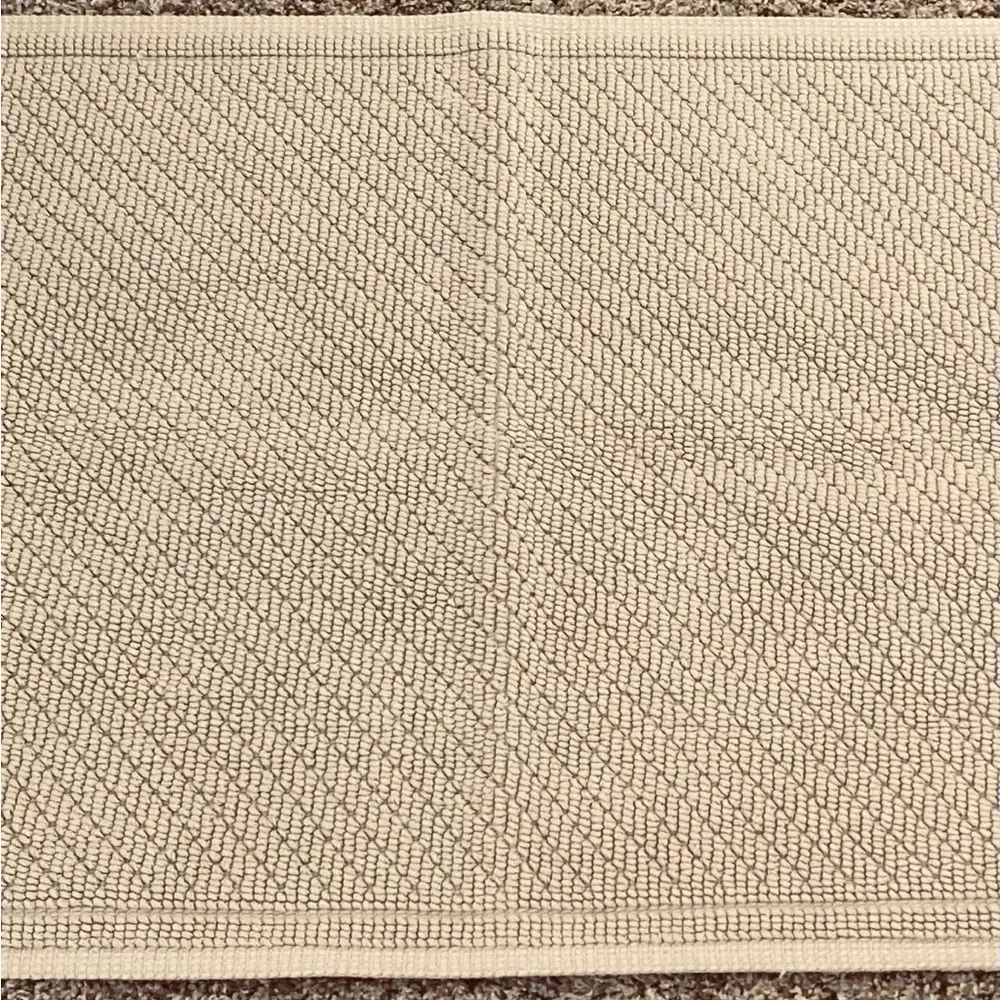 Threshold Bath Mat 30” x 21”